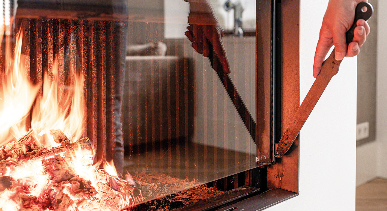 Zorg ervoor dat u de houtkachel op de juiste manier gebruikt. 