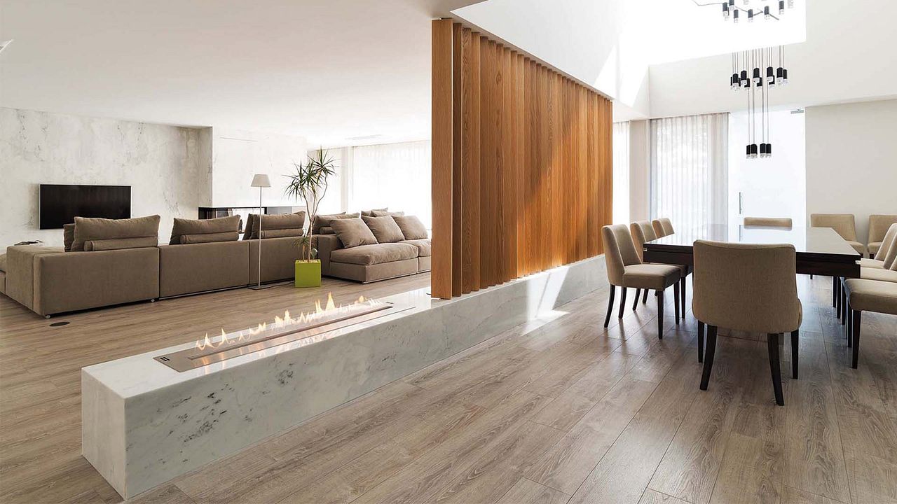 Luxe, brede bio-ethanol haard van Planika